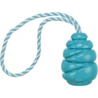 En robust petrolblå jumper i räfflat TPR-material med ett slitstarkt tvinnat rep, perfekt för interaktiv hundlek och dragkamp.