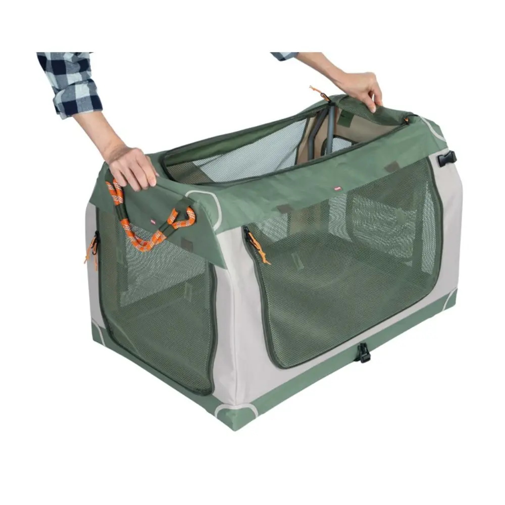 En snygg och praktisk olivgrön och beige canvasbur för hund, tillverkad i slitstarkt tyg med stora nätfönster för bra ventilation.