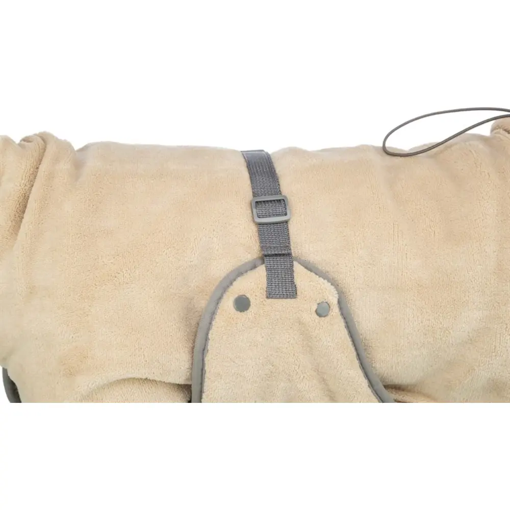 Trixie beige och grå badrock i mikrofiber för hund. Detljer